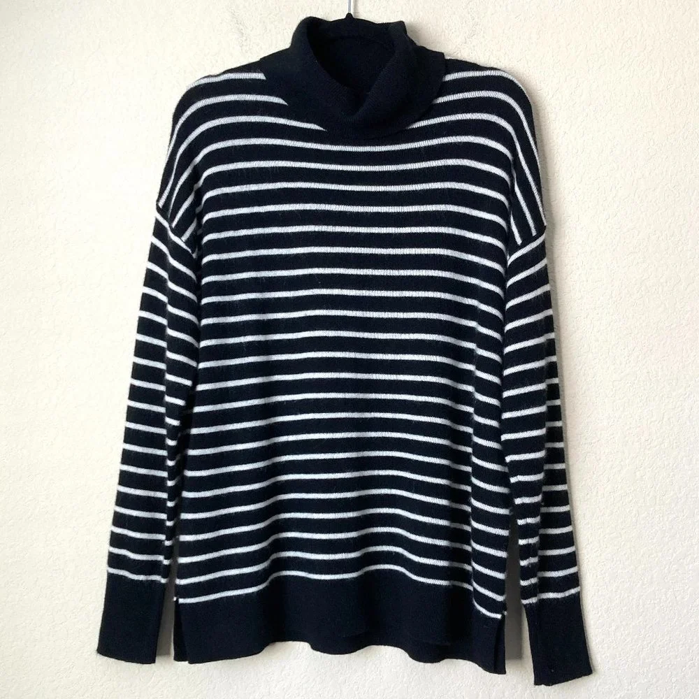 Halogen 100% Cashmere Striped Contemporary Turtleneck Sweater